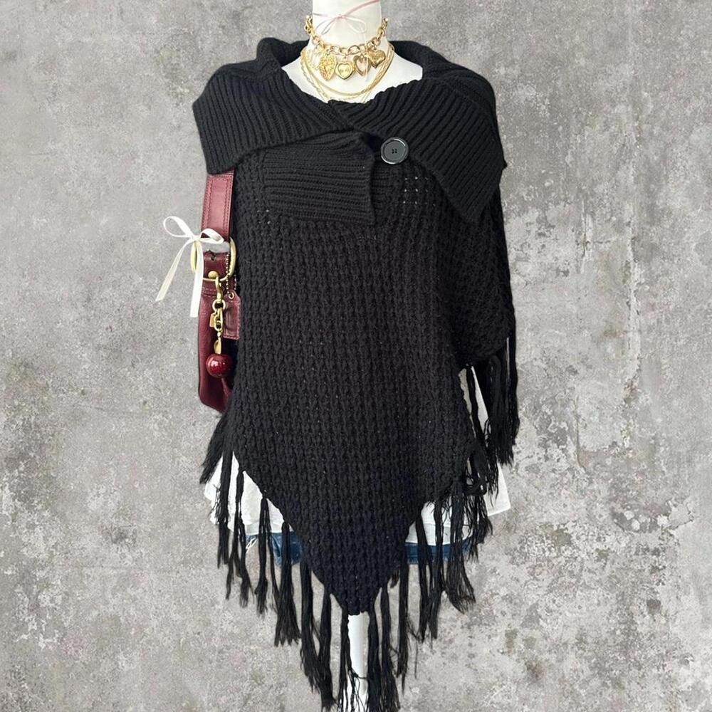 y2k basic black shaw with fringe bottom and chunky buttons